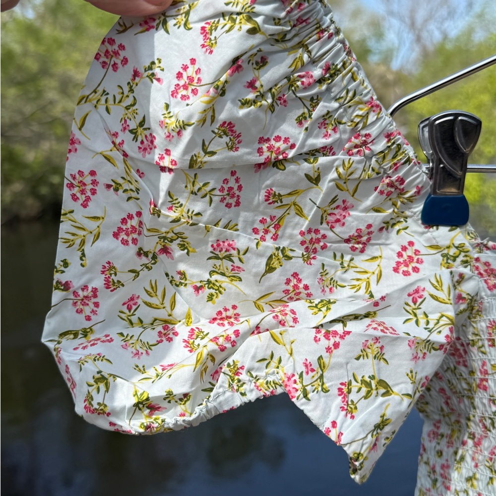 🌺 J CREW Short Sleeved Smocked Dress in Meadow Floral. - Picture 5 of 7